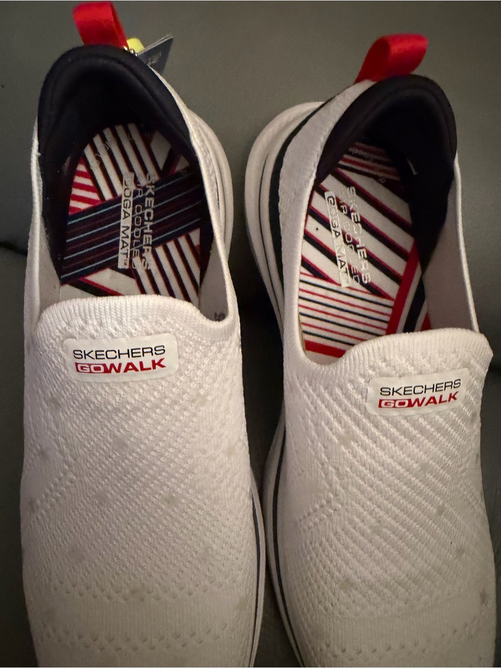 Skechers GOwalk cooled White Slip-On Knit Shoes with Subtle Star Accents 9 NWT - Picture 2 of 4
